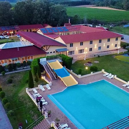 Ligetalja Termal Hotel Peneszlek Екстер'єр фото