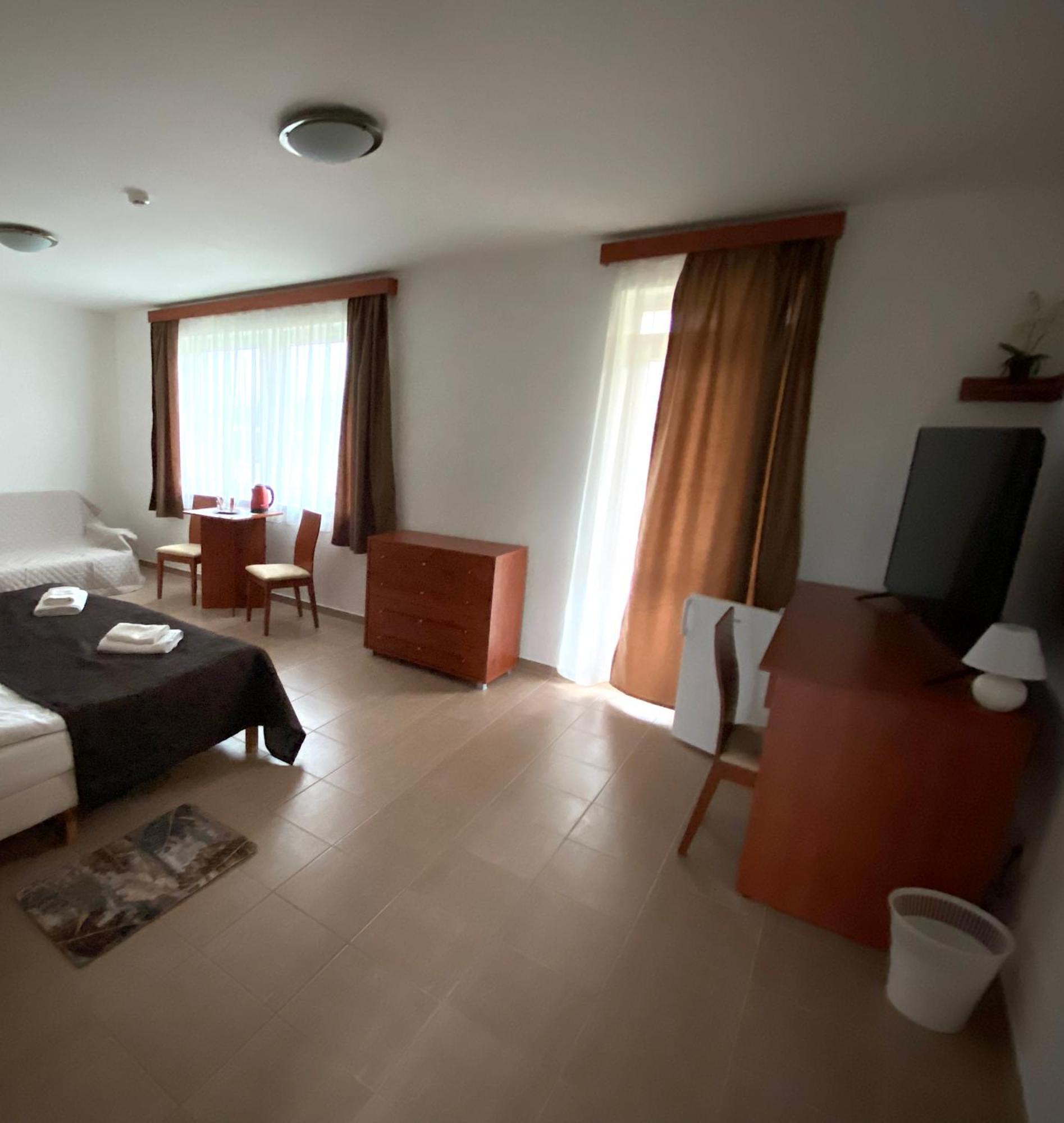 Ligetalja Termal Hotel Peneszlek Екстер'єр фото