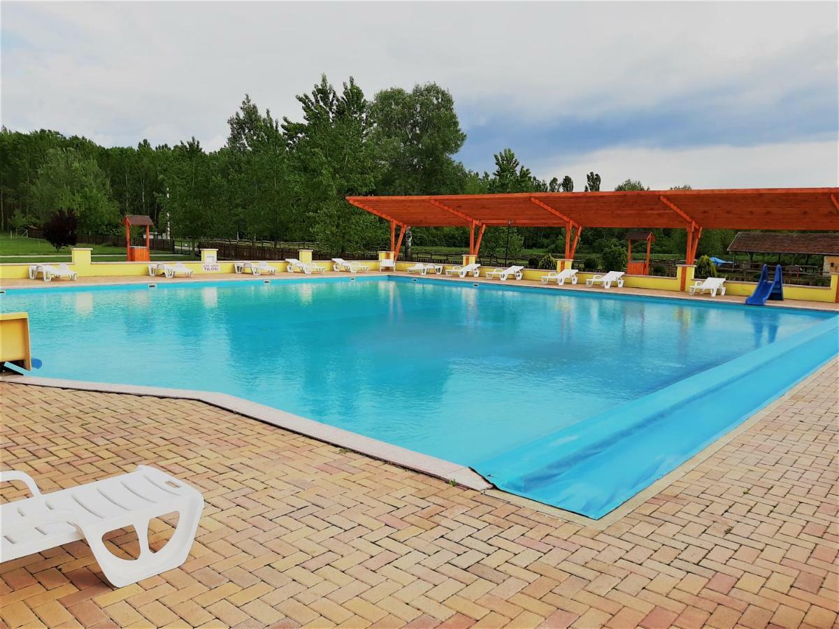 Ligetalja Termal Hotel Peneszlek Екстер'єр фото