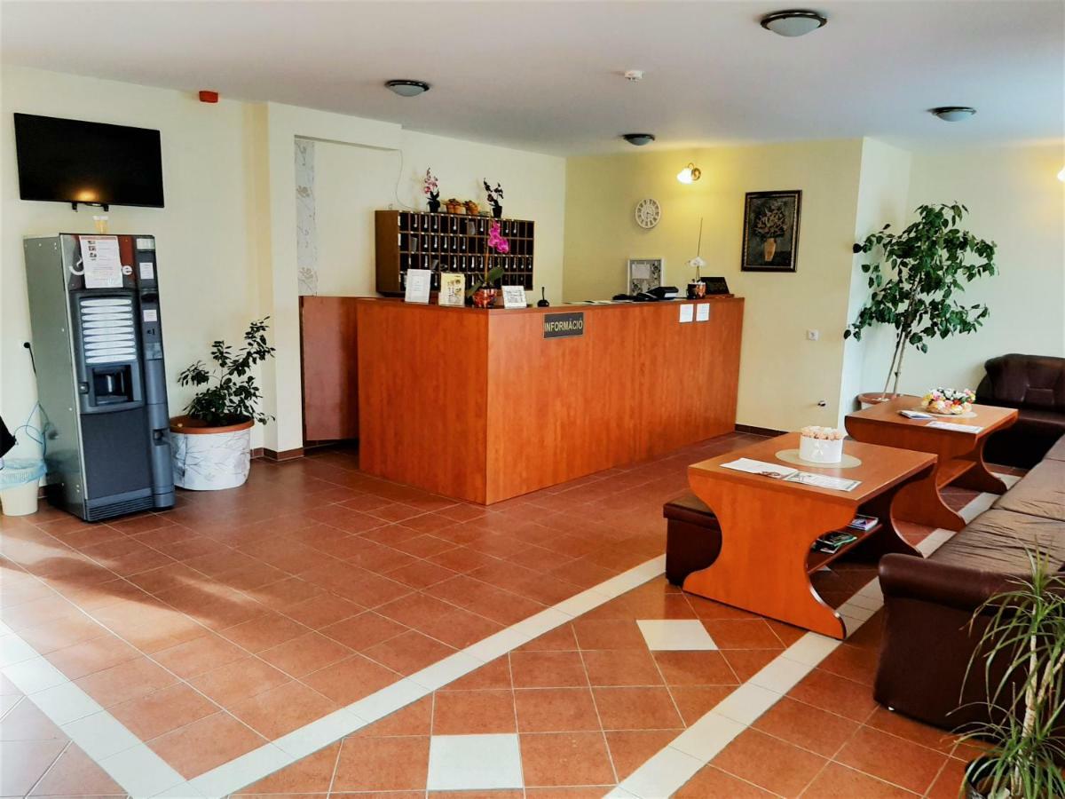 Ligetalja Termal Hotel Peneszlek Екстер'єр фото